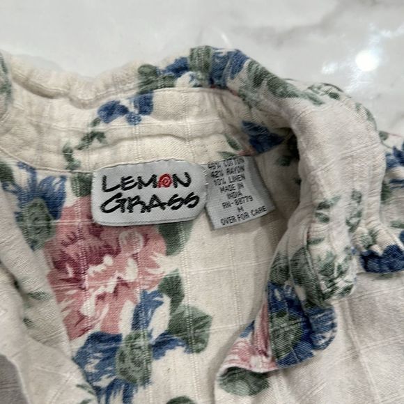 Lemongrass size medium button-down - Picture 2 of 3